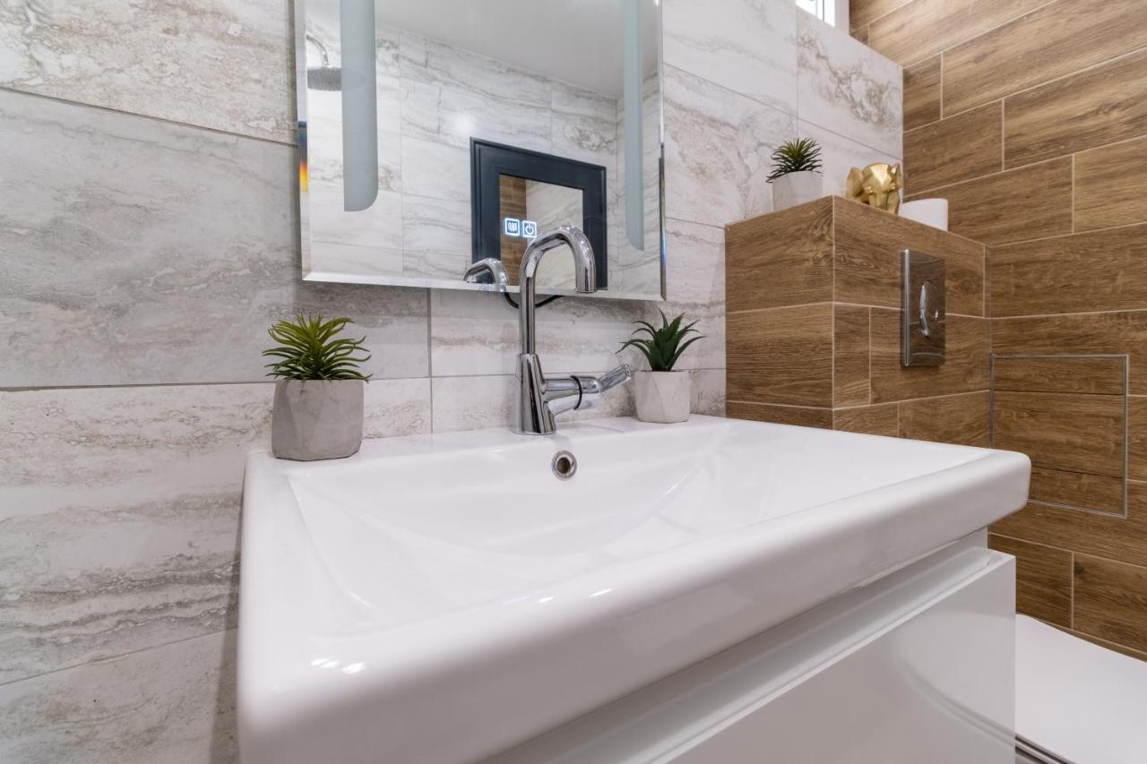 Chic 1Br Apartment With Balcony In Пловдив Екстериор снимка