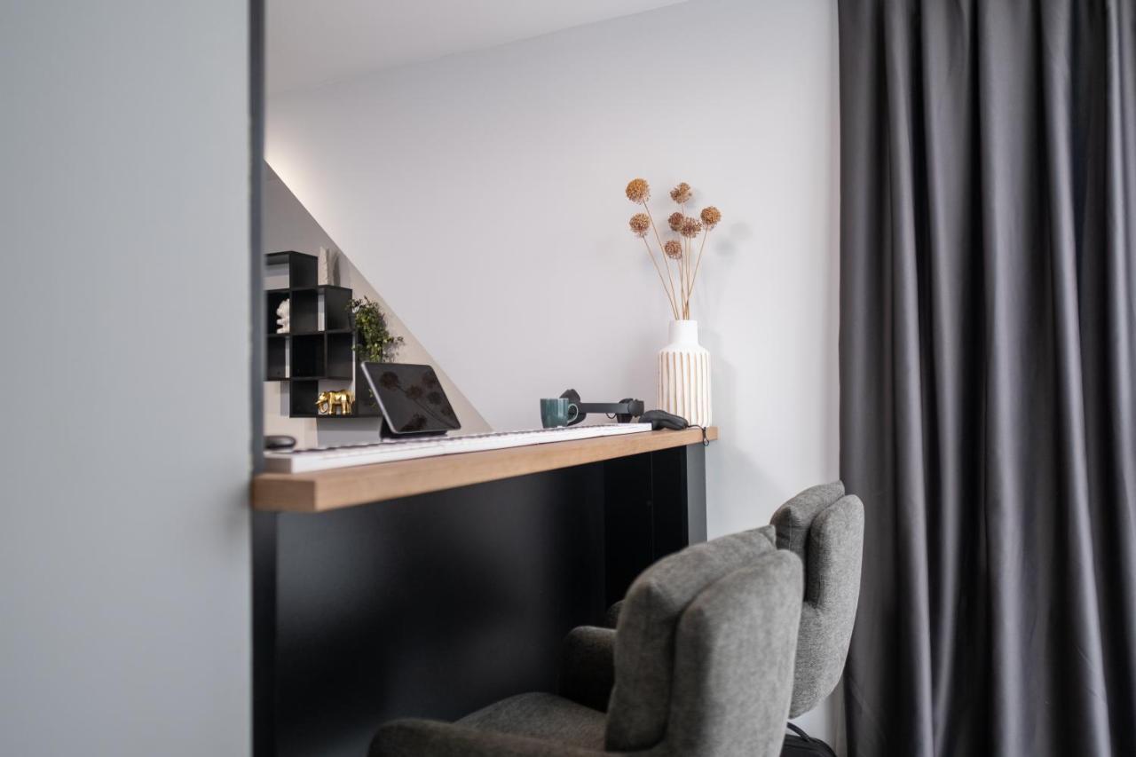 Chic 1Br Apartment With Balcony In Пловдив Екстериор снимка